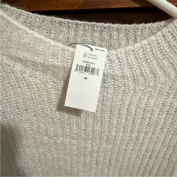 Banana Republic Pullover Sleeveless Sweater NWT - Picture 3 of 3
